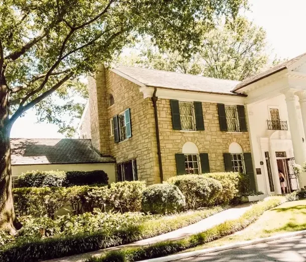 A Solo Female Traveller’s Guide to Tennessee - by Tennessee Tourism